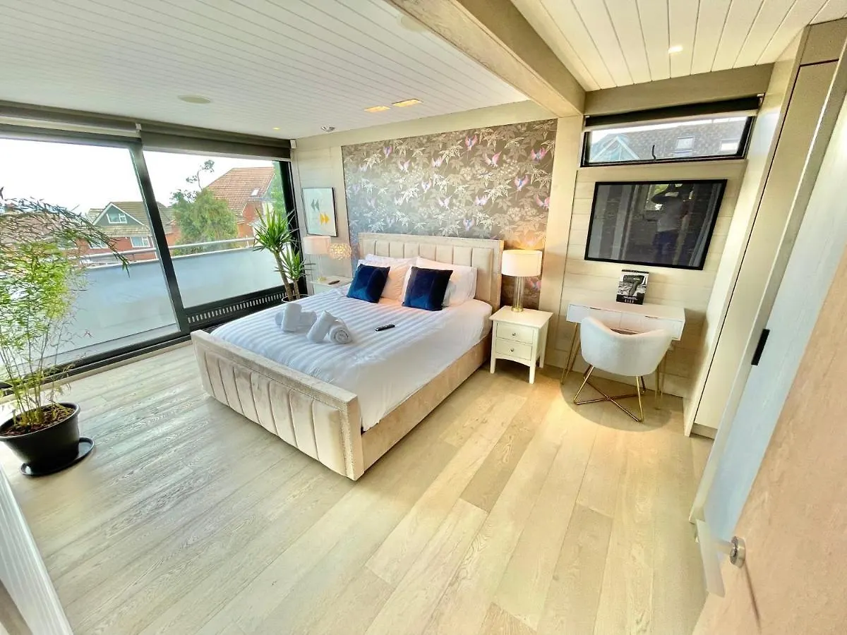Apartment The Beach Hytte - Stunning Sea View Penthouse Bournemouth