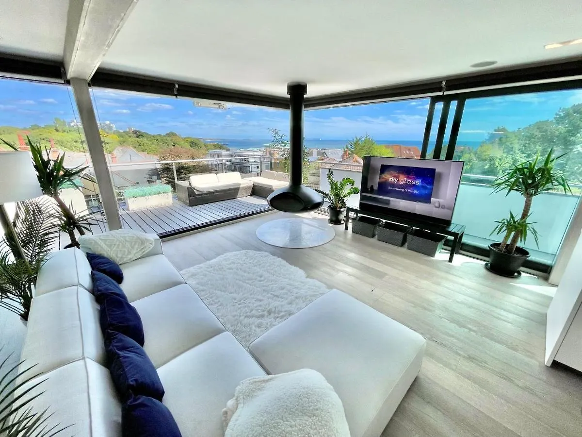 The Beach Hytte - Stunning Sea View Penthouse Bournemouth 0*,  United Kingdom
