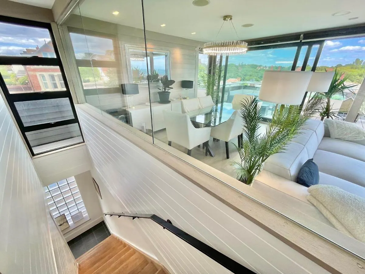 The Beach Hytte - Stunning Sea View Penthouse Bournemouth Apartment