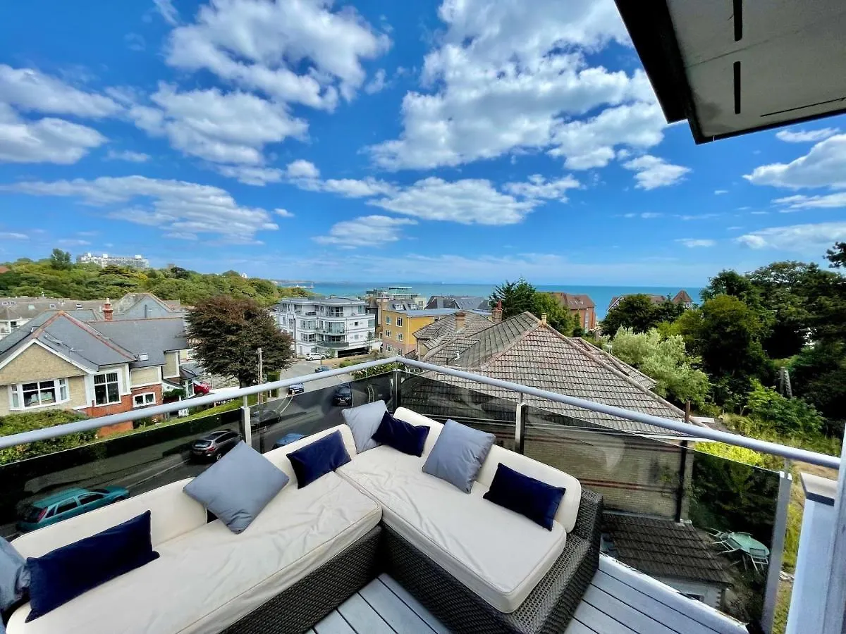 The Beach Hytte - Stunning Sea View Penthouse Bournemouth
