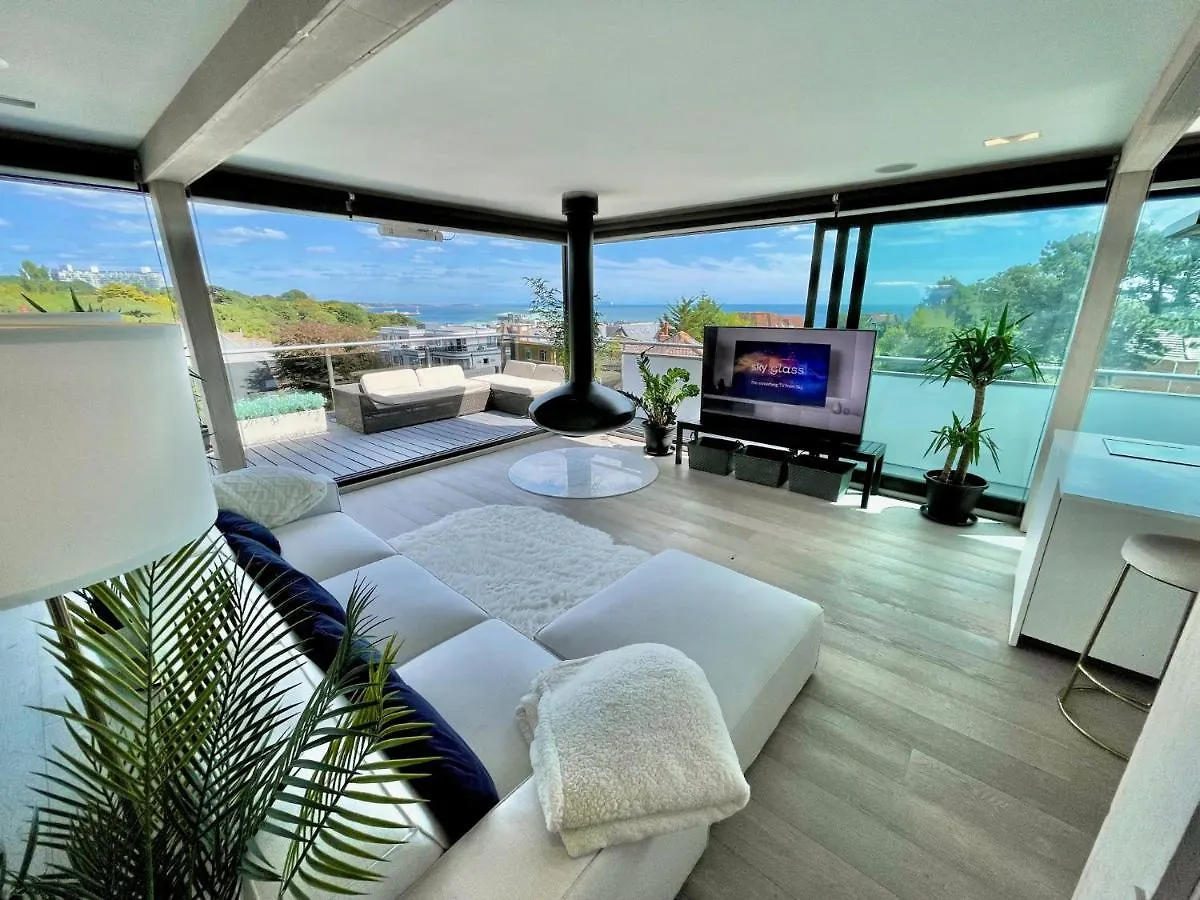 The Beach Hytte - Stunning Sea View Penthouse Bournemouth 0*,  United Kingdom